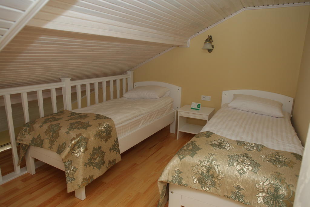 איוונו-פרנקיבסק Fontush Boutique Hotel חדר תמונה