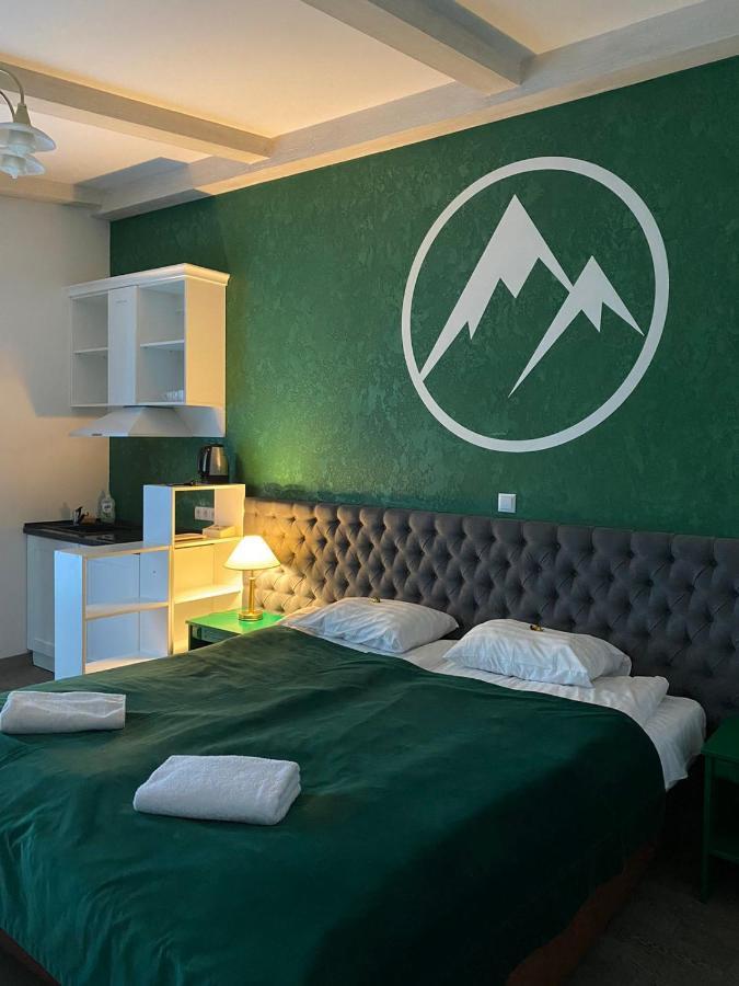 איוונו-פרנקיבסק Fontush Boutique Hotel מראה חיצוני תמונה
